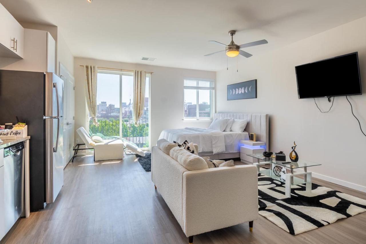 Luxury Penthouse Studio With View *